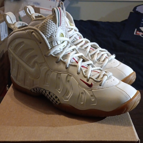 Nike Air Foamposite Pro (GS) Rare 2015 White Gucci Mens 6.5 Womens 8 EUC - Picture 3 of 10